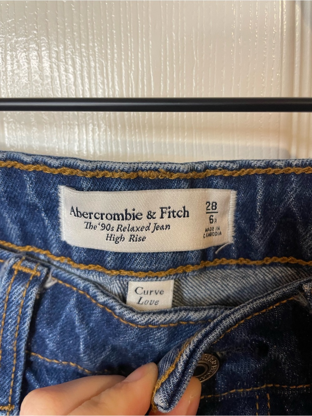 Abercrombie & Fitch Curve Love High Rise 90s Relaxed Jean Size 28 Regular - Picture 5 of 9